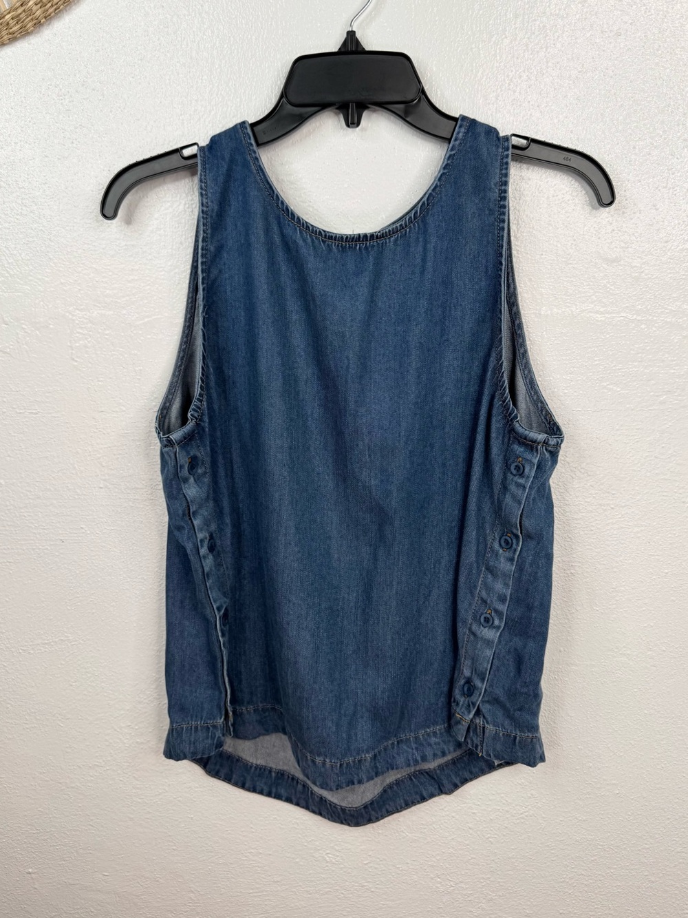 Velvet Heart Tank Top Womens Size L Blue Denim Look Sleeveless Button Side